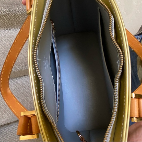 Louis Vuitton Monogram Vernis Houston Tote Bag - Picture 14 of 15